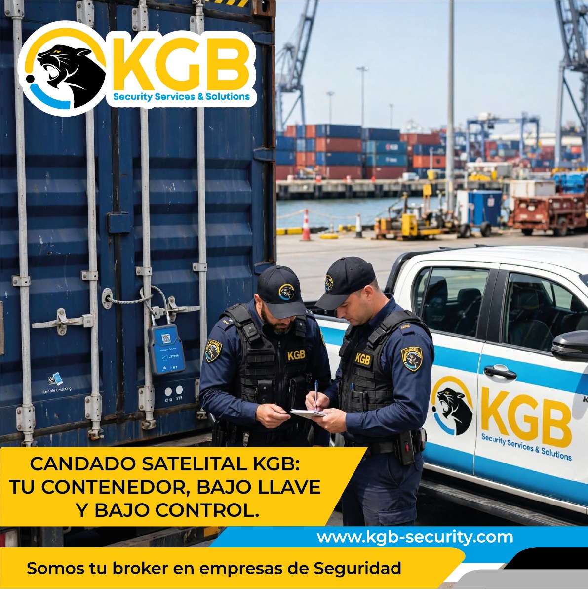Personal de KGB verifica el sello de seguridad de un contenedor